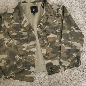 Girls camo jacket size 5